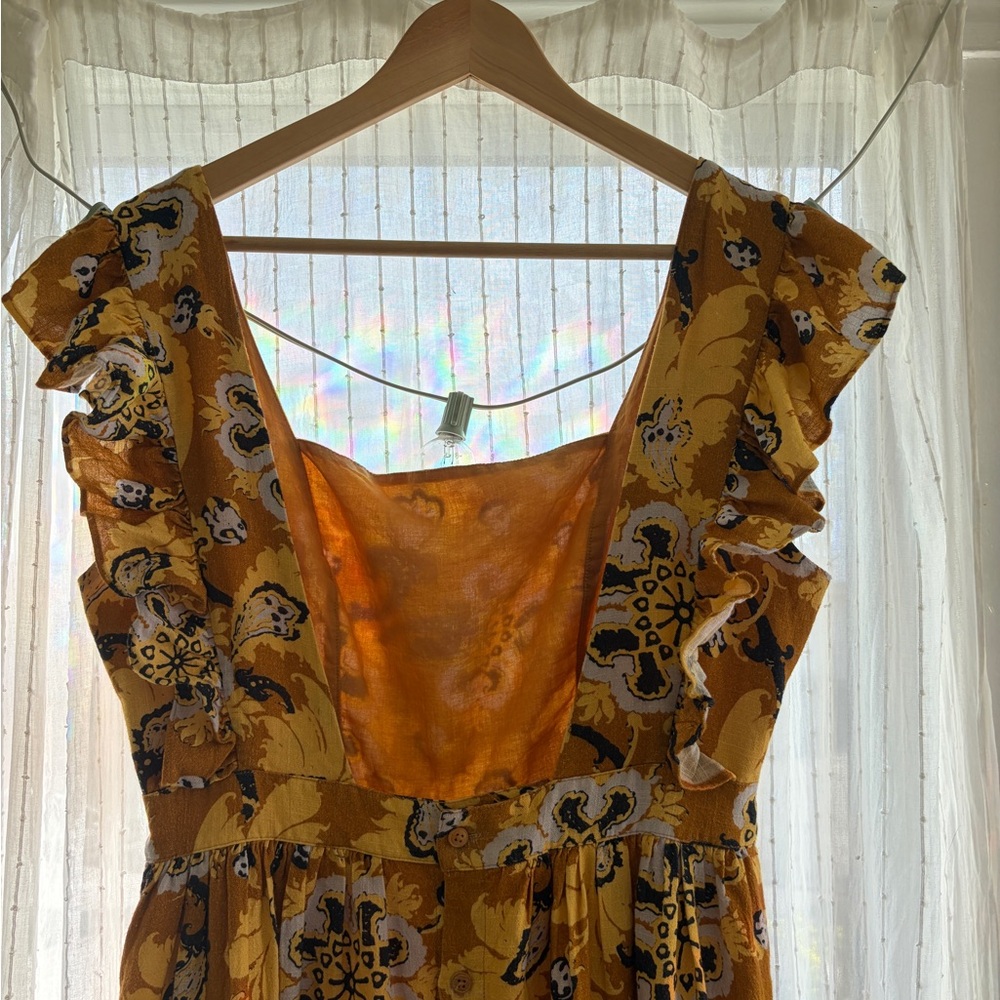 Chic Backless Floral Dress in Mustard - Picture 3 of 3